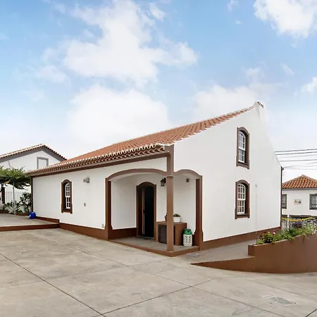 Casa Rosas Holiday home Angra do Heroismo